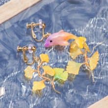 【一躍知秋飛高高】海豚 × 銀杏 不對稱水晶花耳環(售完不補)