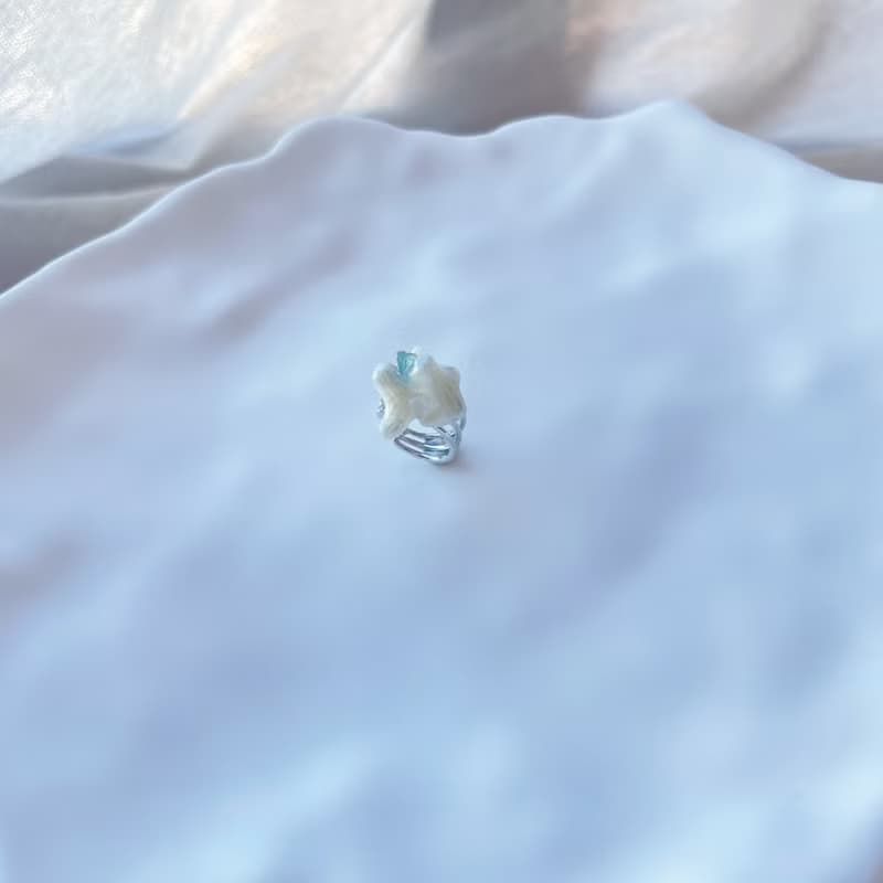 TeenyTinyCraft | 星骸•藍星 手工耳骨夾