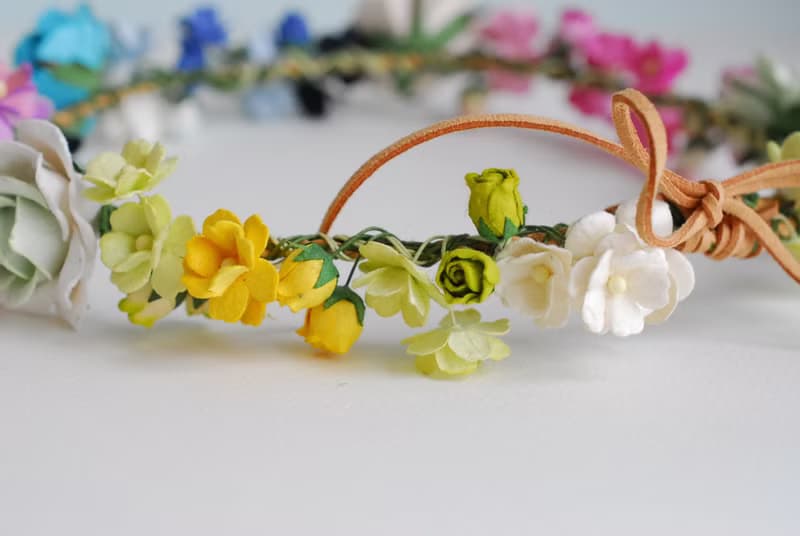 Paper Flower, Headband, Crown, ONLY ONE PIECE, Circle wild 20 cm.of white, blue, bright blue ,green, purple brush and yellow brush Color.