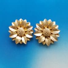 Vintage Jewelry 西洋古董飾品 SARAH COV Satin Patals 夾式耳環