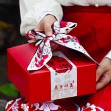 【禾果】新年快樂絲巾款綜合果乾禮盒