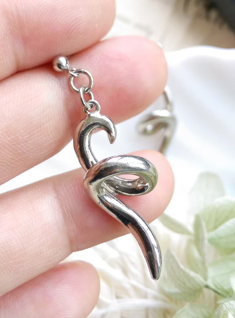 Vintage Jewelry 西洋古董飾品 銀色調 捲捲 針式耳環