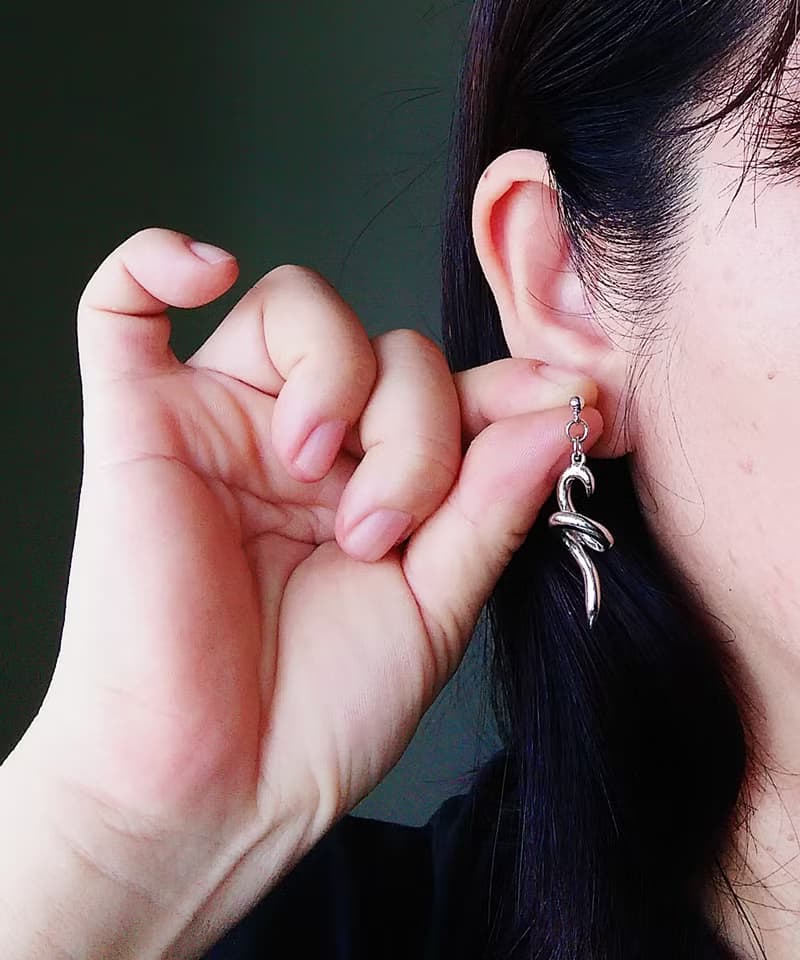 Vintage Jewelry 西洋古董飾品 銀色調 捲捲 針式耳環