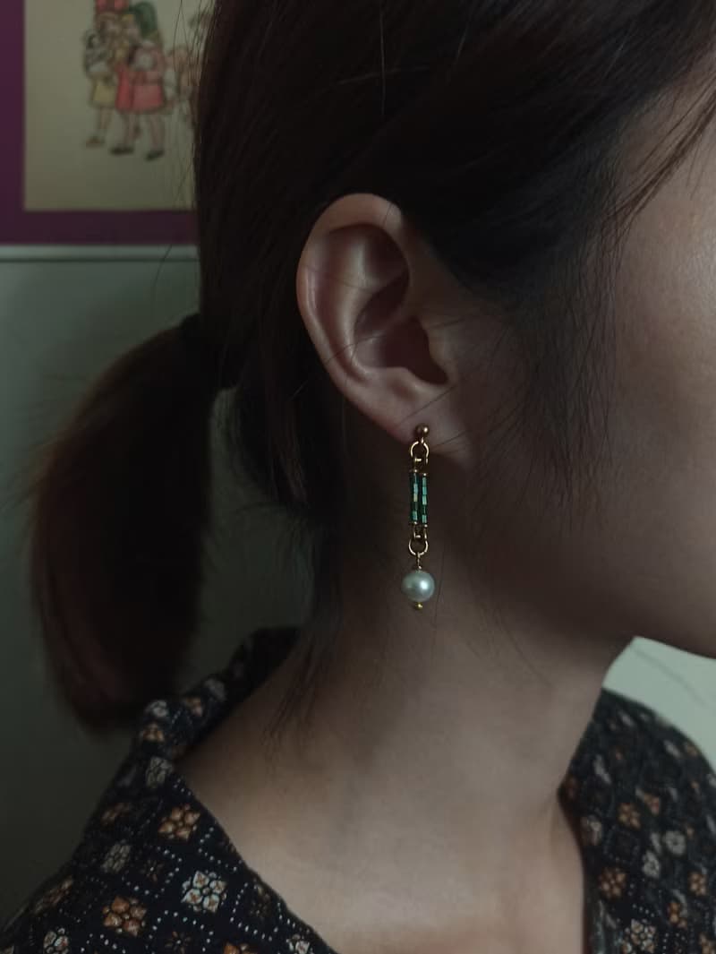 淡水珍珠垂墜耳環 / 古典綠
