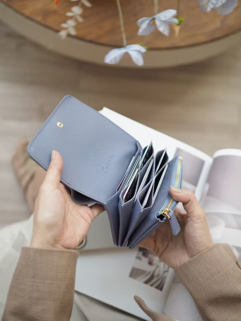 Crepe 真牛皮摺疊錢包/短夾 :  霧藍色