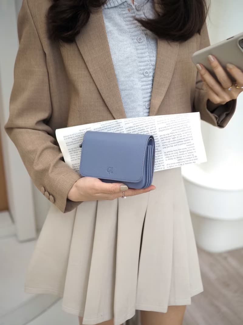 Crepe 真牛皮摺疊錢包/短夾 :  霧藍色