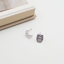 Owl and Moon post earring in silver l minimalist animal jewelry