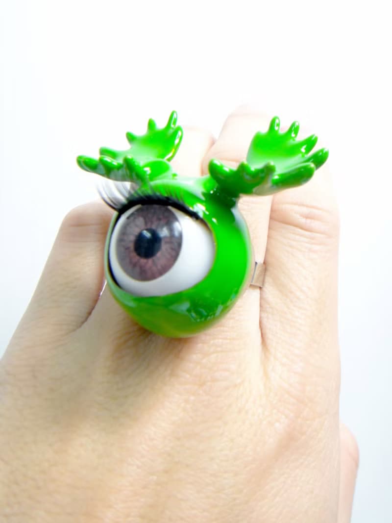 TIMBEE LO 綠色鹿角眼珠戒指 Antlers Eyeball  with Green Epoxy Ring
