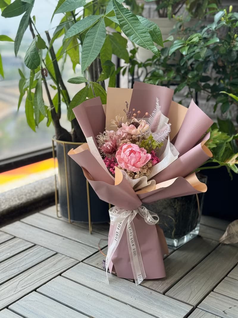 畢業花束 母親節花束 謝師花束 附提袋