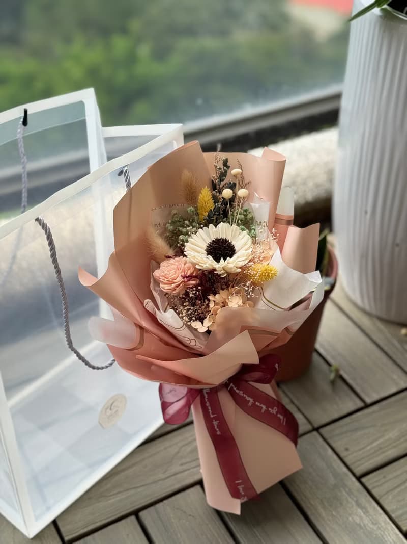 畢業花束 母親節花束 謝師花束 附提袋