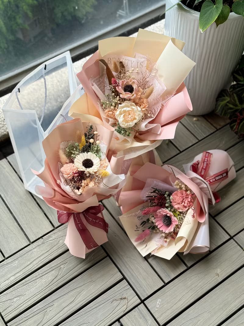 畢業花束 母親節花束 謝師花束 附提袋