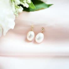 幸せを運んでくれる　大粒ドロップ淡水パール のピアス 6月誕生石