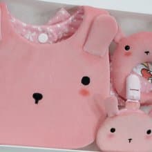 Bucute布蘿兔寶寶的彌月禮盒組/口水巾/護身符/手搖鈴/彌月