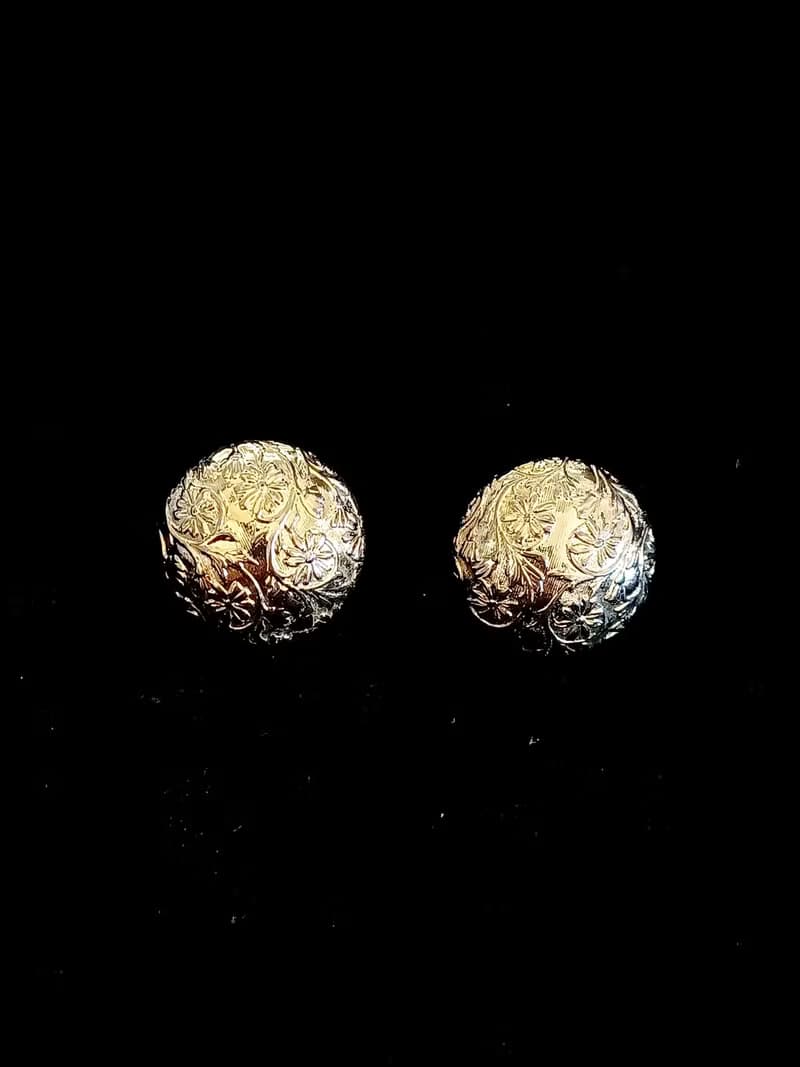 vintage jewelry  典雅半球形金色立體花卉紋 夾式耳環