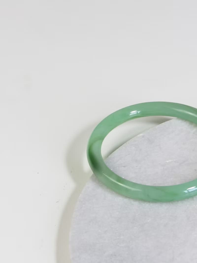 Vintage Grade A Bright Green Jadeite Jade Bangle
