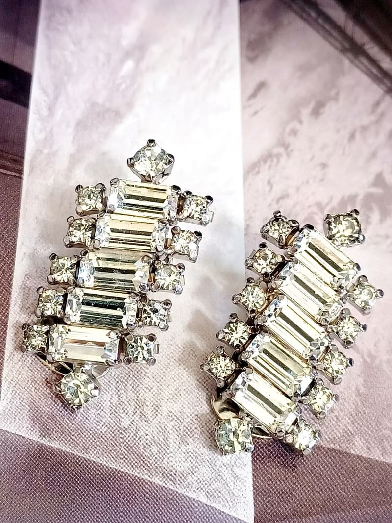 vintage jewelry 典雅長形滿綴萊茵 夾式耳環