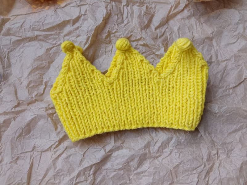 Gift box for children's set yellow / rodents in the form of hare, crown, booties