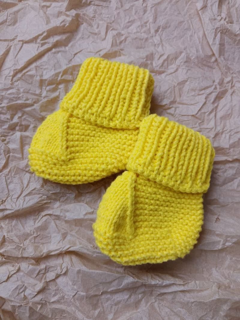 Gift box for children's set yellow / rodents in the form of hare, crown, booties