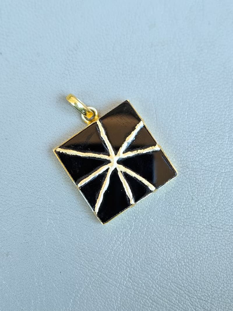 手工金繼項鍊 黑瑪瑙方形吊墜 鍍金銀底 藝術修復風格珠寶