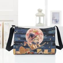 斜背  雙拉鍊  多夾層 / 防潑水 平織緹花 魔女小星貓 愜意隨行包