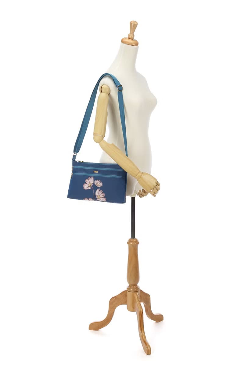 斜背  雙拉鍊  多夾層 / 防潑水 平織緹花 魔女小星貓 愜意隨行包