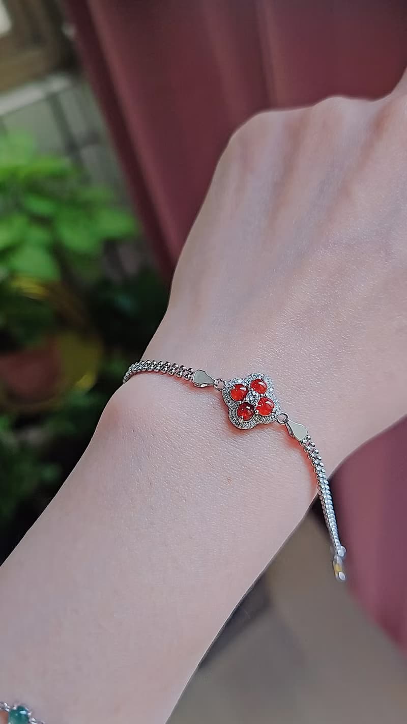 |鴻運美人|A貨翡翠冰玻鮮紅翡蛋面3.8mm純銀鍍18k四葉草手鏈