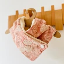 手工縫製保暖圍巾圍脖頸巾 粉紅刺繡葉子
