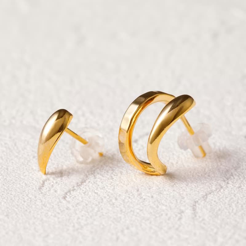 asymmetry-plain pierced earring GD　ニッケルフリーピアス　おしゃれなシンプルアシンメトリーデザイン 　ゴールド