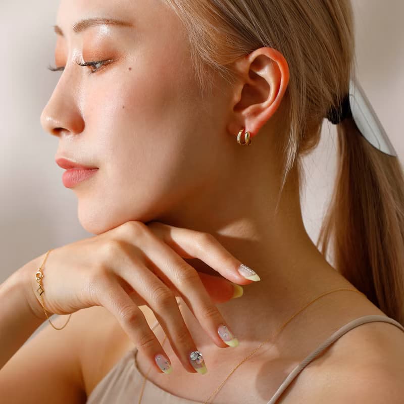 asymmetry-plain pierced earring GD　ニッケルフリーピアス　おしゃれなシンプルアシンメトリーデザイン 　ゴールド
