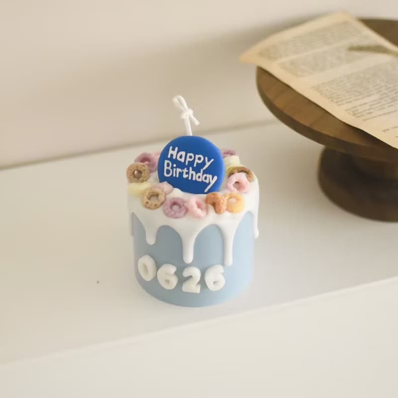麥片三寸蛋糕造型香氛蠟燭喔 可以備註更改生日數字