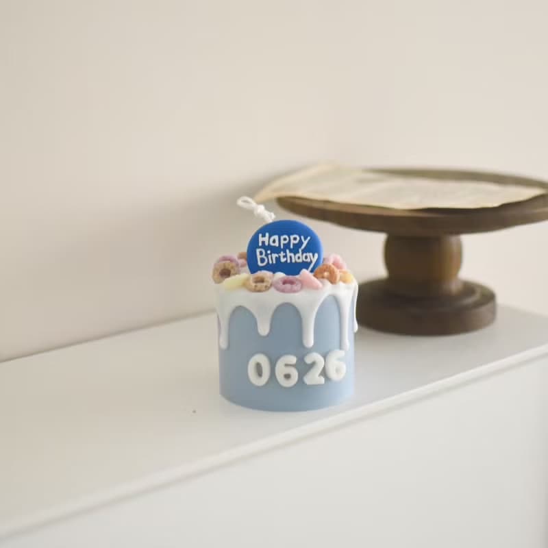 麥片三寸蛋糕造型香氛蠟燭喔 可以備註更改生日數字