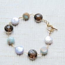 コイン型パールとストーンのブレスレット　スモーキークォーツ（１４kgf）