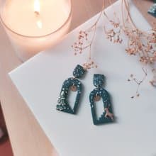 bi winter//藍綠聖誕雪夜鹿與聖誕樹圓拱形手工軟陶耳環