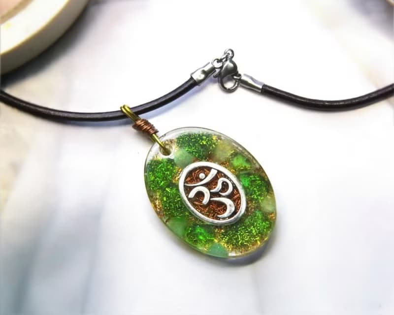 OM 綠東菱綠瑪瑙項鍊 | 橢圓形 | 綠色水晶飾品