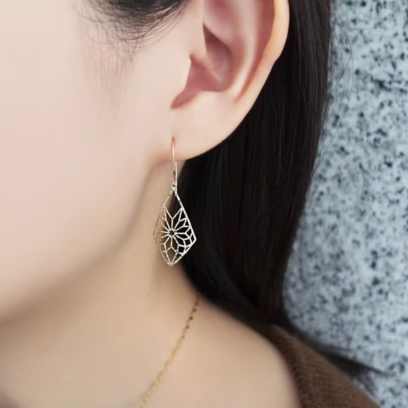 18K/10K 黃金鏤空菱形耳環