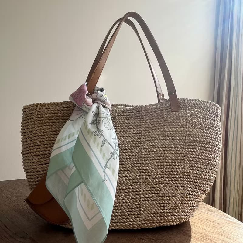 大判ハンカチスカーフ　リース柄