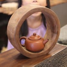 【送禮好物】樟木 圓形簍空立飾 三峽日月坊出品