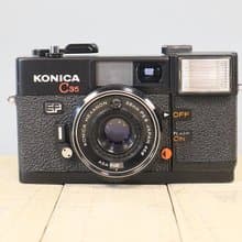 【完動品】【Flash OK 】【美品】オールドフィルムカメラ コニカ KONICA C35 EF  S/N806435 p098
