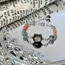 貓下去招財水晶手鍊 - 醫療鋼/貓星人/銀曜石/金太陽/綠幽靈