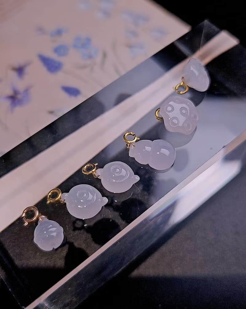 貴人•桃花|18k真金冰粉紫隨意扣|緬甸A貨翡翠鈴鐺茶壺葫蘆蓮蓬