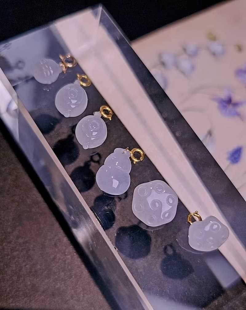 貴人•桃花|18k真金冰粉紫隨意扣|緬甸A貨翡翠鈴鐺茶壺葫蘆蓮蓬