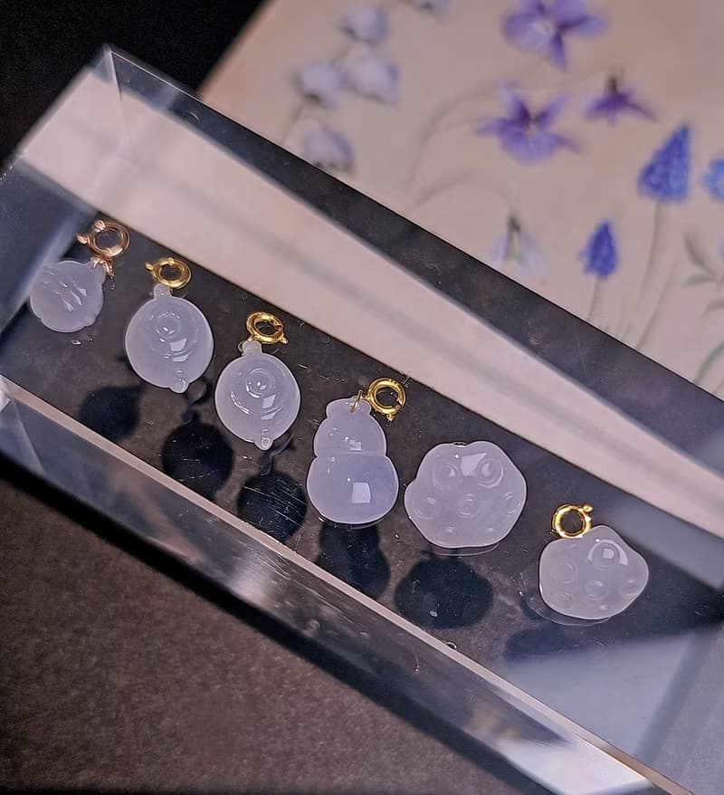 貴人•桃花|18k真金冰粉紫隨意扣|緬甸A貨翡翠鈴鐺茶壺葫蘆蓮蓬