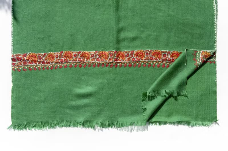 喀什米爾Cashmere 刺繡羊絨圍巾 純羊毛圍巾披巾 戒指絨披肩-花朵