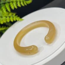 精品 黃色瑪瑙開口手鐲 52MM 冰潤起光手工雕刻萌兔 招財財運繁榮