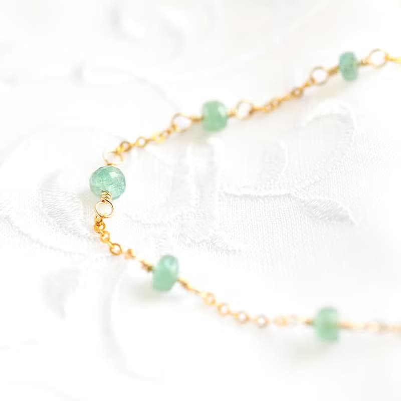 幸運と幸福 叡智を象徴する石 エメラルドのブレスレット 5月の誕生石 重ね付けにも