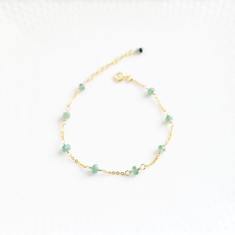 幸運と幸福 叡智を象徴する石 エメラルドのブレスレット 5月の誕生石 重ね付けにも