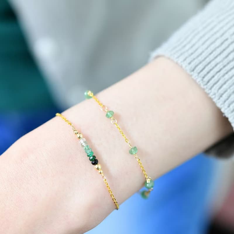 幸運と幸福 叡智を象徴する石 エメラルドのブレスレット 5月の誕生石 重ね付けにも