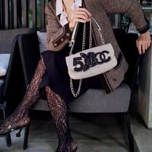 香奈兒5號山茶花冰格緹花牛仔布包Chanel 5 Camille bag