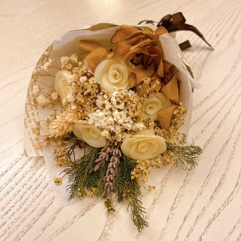 白玫瑰花皂‧香草乾燥花束禮盒 - 接單生產 精油擴香