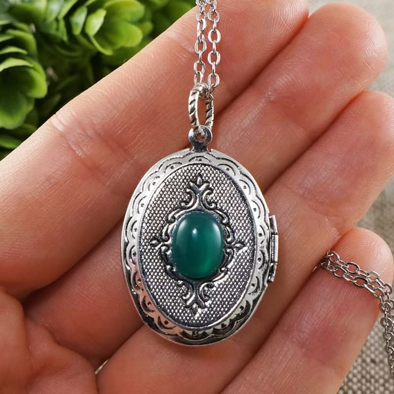 Green Agate Stone Silver Oval Photo Locket Pendant Necklace Woman Jewelry Gift